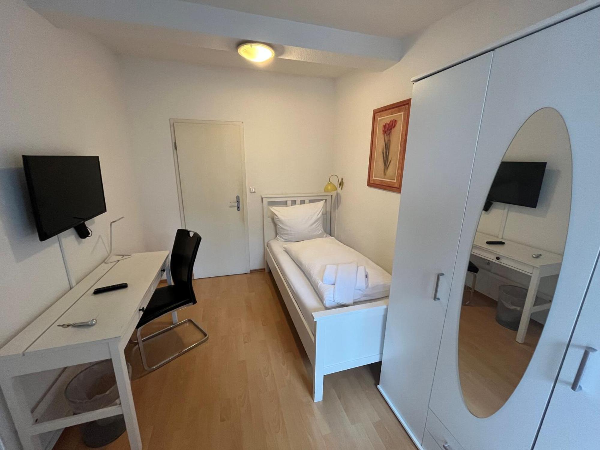 Pension Donau Hannover Bagian luar foto