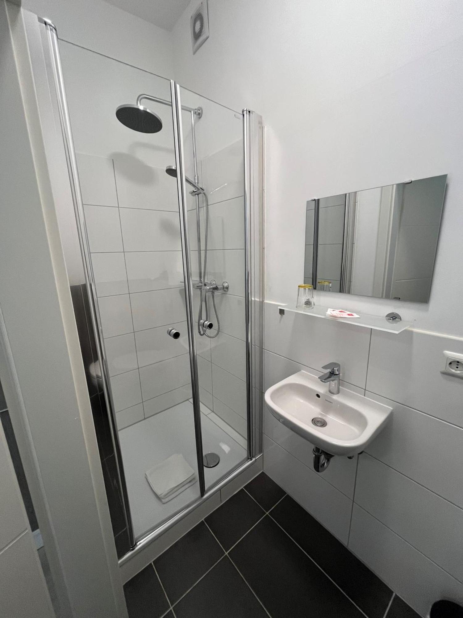 Pension Donau Hannover Bagian luar foto