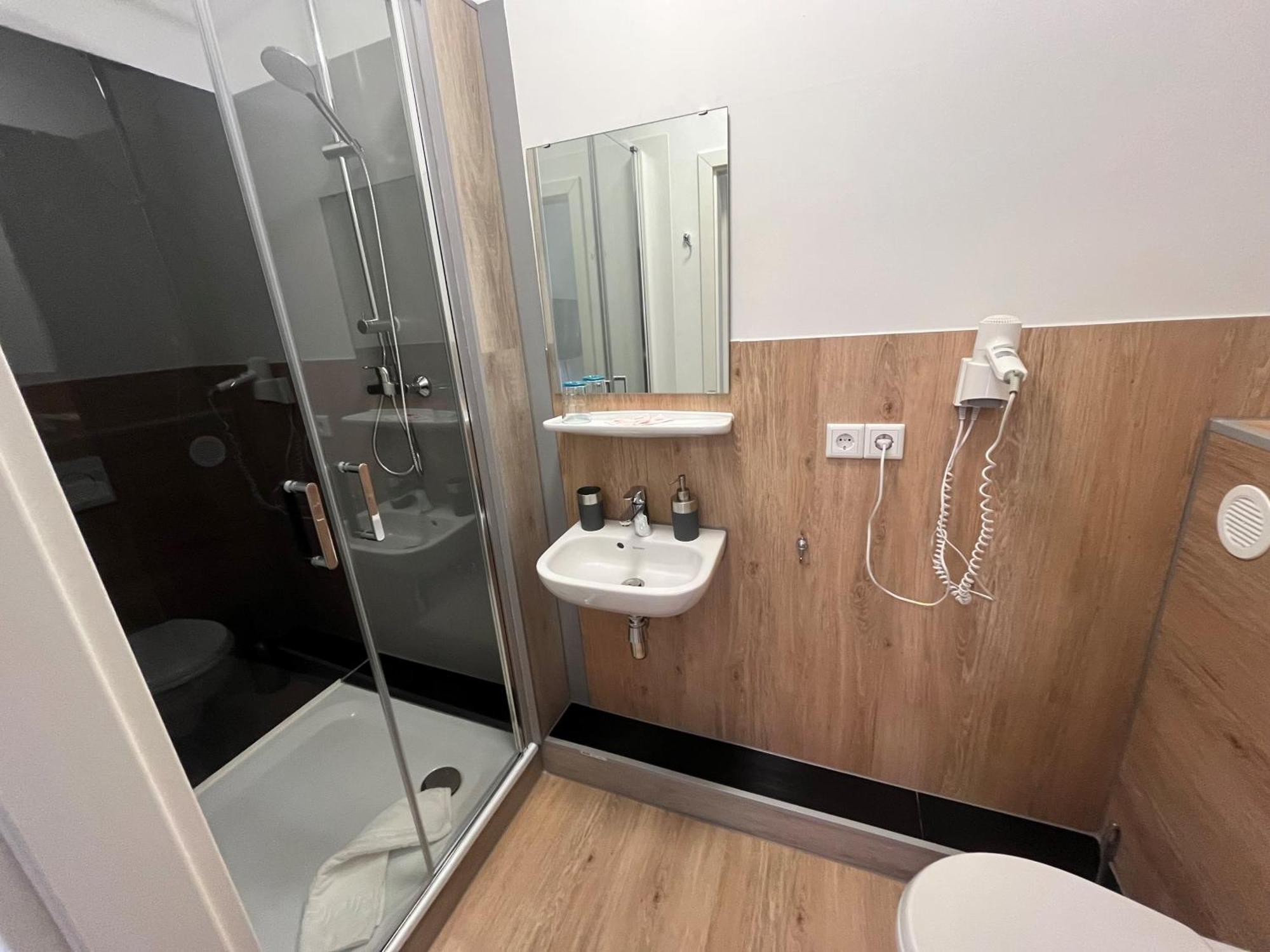 Pension Donau Hannover Bagian luar foto