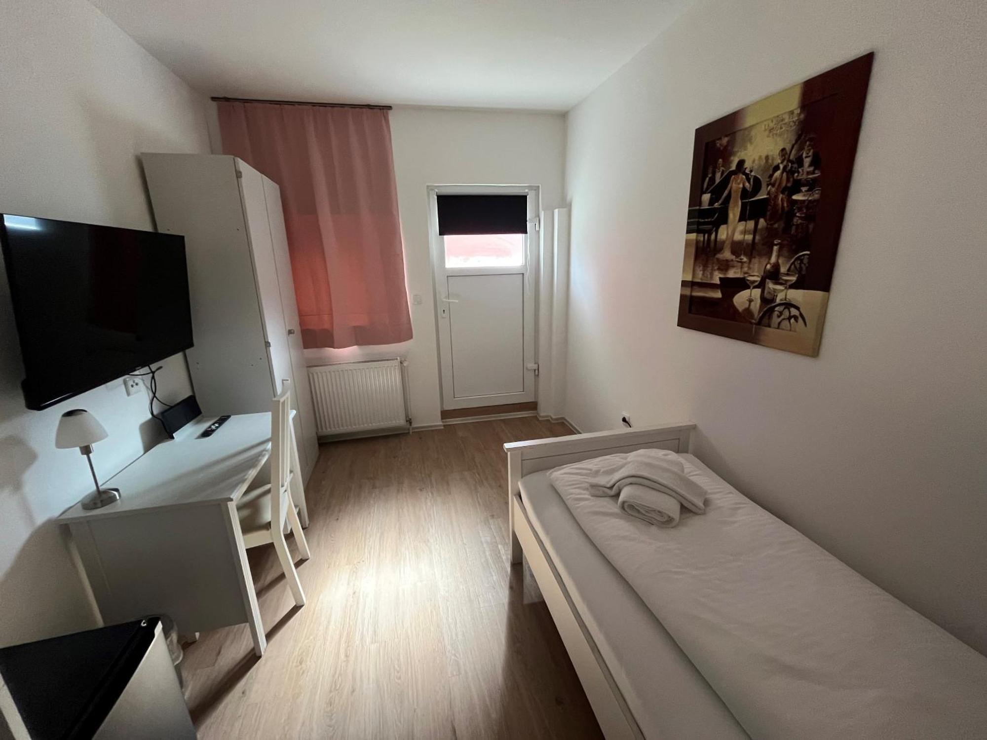 Pension Donau Hannover Bagian luar foto