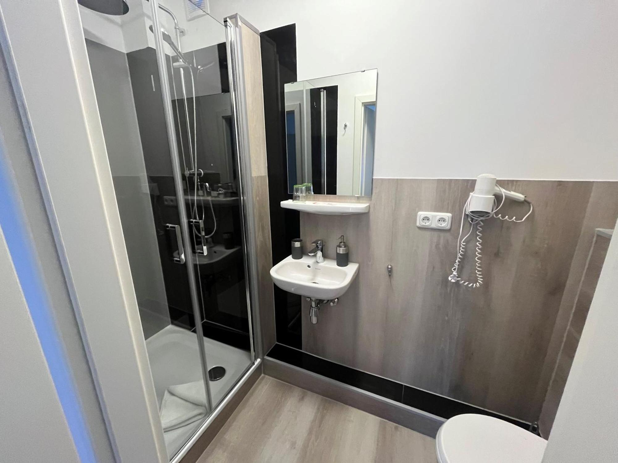 Pension Donau Hannover Bagian luar foto