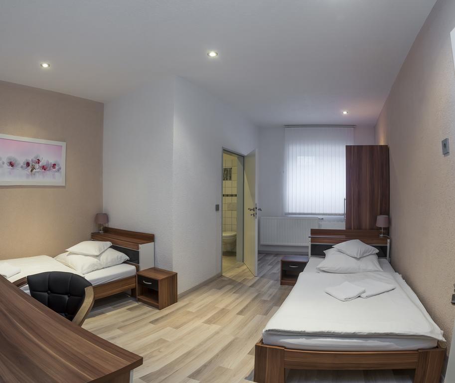 Pension Donau Hannover Bagian luar foto