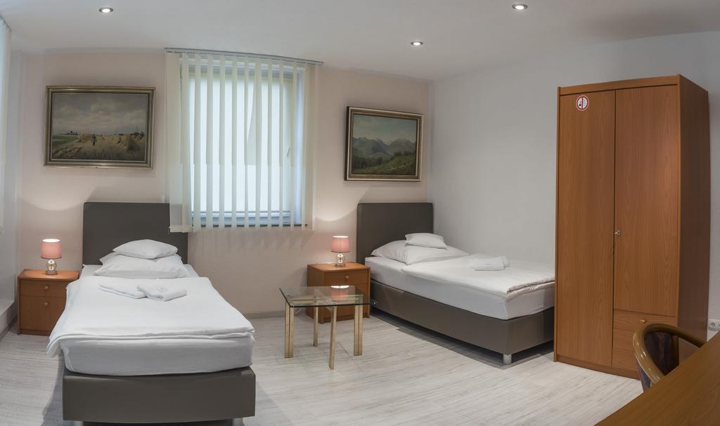 Pension Donau Hannover Bagian luar foto